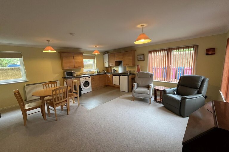 OPEN PLAN KITCHEN/DINING/LOUNGE