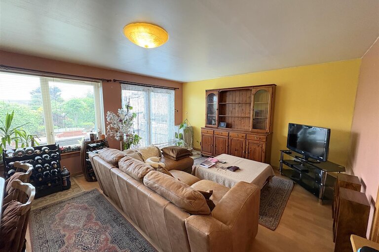 FAMILY ROOM/DINING ROOM