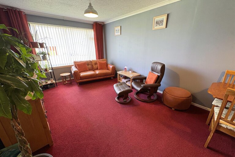 LOUNGE/DINER